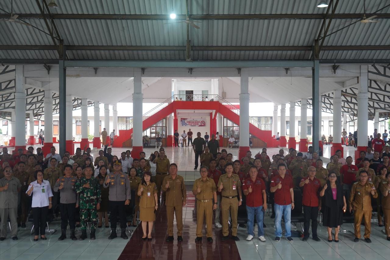 Bupati Minahasa Selatan Bpk. Franky Donny Wongkar, SH., selaku Ketua KONI Kabupaten Minahasa Selatan melantik Panitia Pelaksana Pekan Olahraga Kabupaten (PORKAB) Ke-2