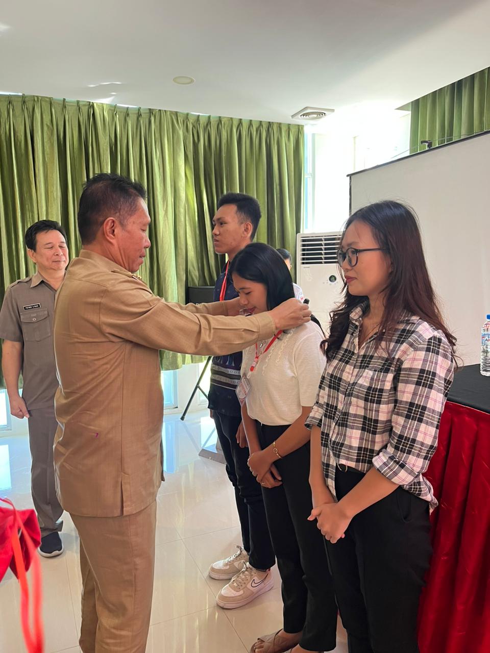 Buka kegiatan Pengembangan Diri dan Advokasi Pemuda, Bupati FDW sampaikan Pentingnya bangun Karakter yang baik