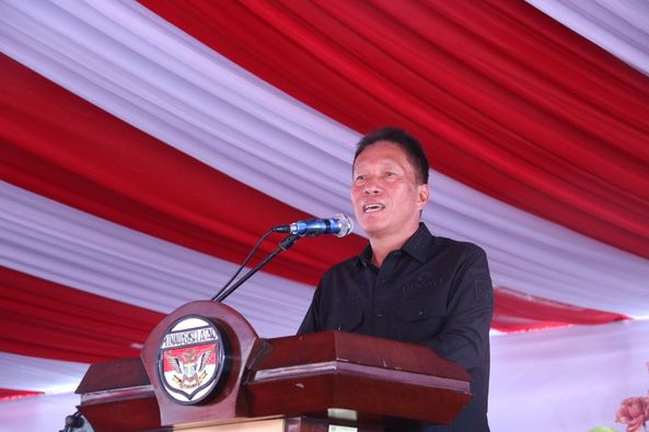 Franky Donny Wongkar, SH., membuka kegiatan Pameran Gelar Dagang Kelompok Program UPPKA Kabupaten/Kota Se-Provinsi Sulawesi Utara