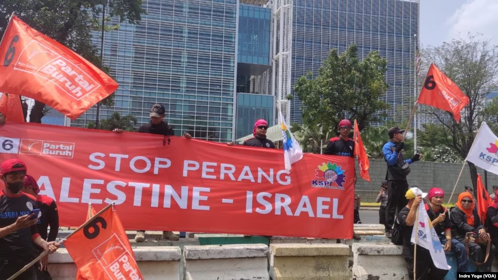 Ratusan Buruh Demo Minta AS dan PBB Bantu Setop Perang Israel-Hamas
