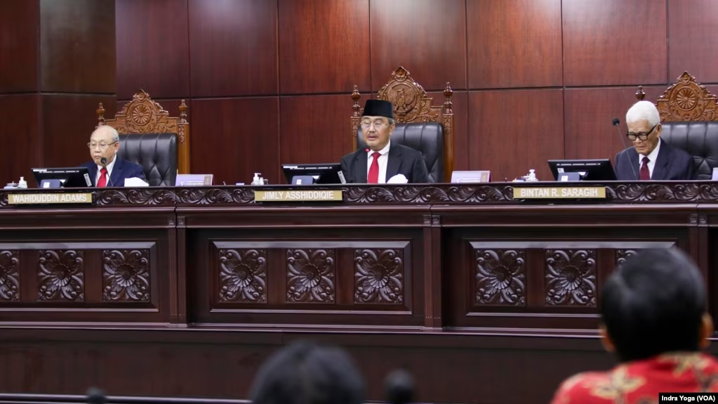 MKMK Berhentikan Anwar Usman Sebagai Ketua MK