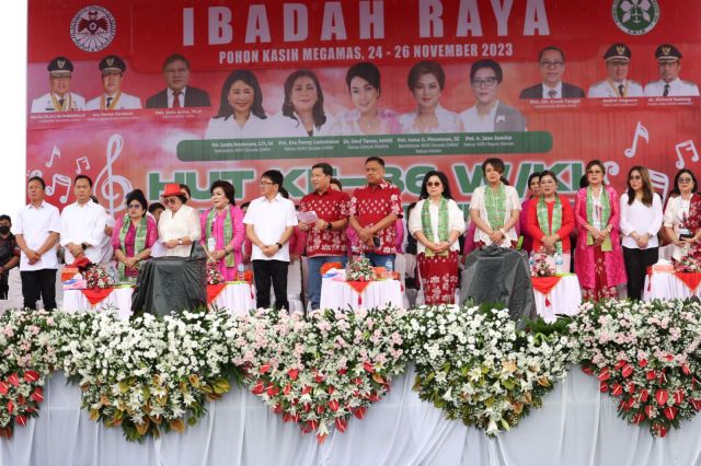 Bupati FDW Hadiri Ibadah Raya HUT Ke-86 Wanita/Kaum Ibu (W/KI) GMIM Tahun 2023