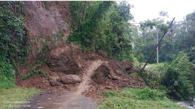 Bupati Franky Wongkar Respon Cepat , Musibah Tanah Longsor Yang Menutup Akses Jalan Penghubung Maliku raya ke Kota Menara