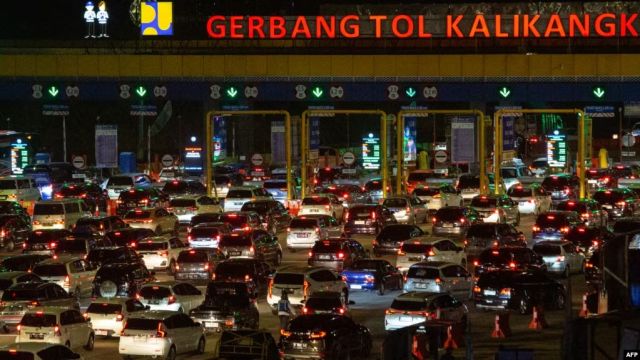 Jutaan Warga Terjang Kemacetan Parah untuk Mudik Lebaran