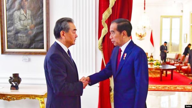 Jokowi dan Menlu China Bahas Kerja Sama Ekonomi Hingga Isu Timur Tengah
