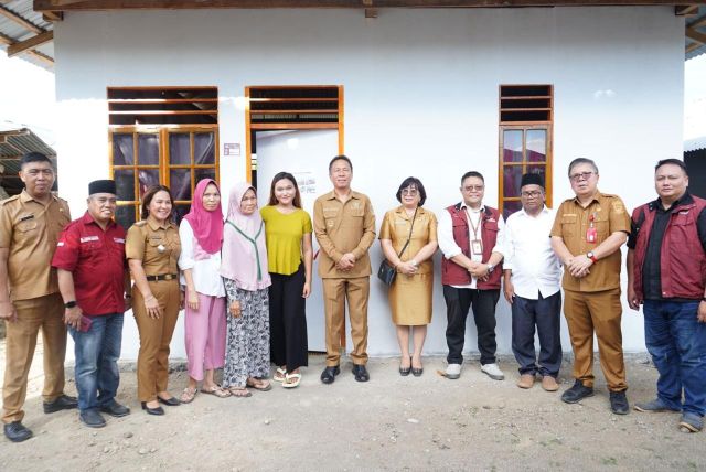 Bupati Minsel Franky Wongkar Resmikan 20 Unit Rumah Sejahtera Terpadu (RST) di Desa Arakan