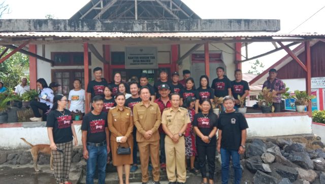 Pastikan Bantuan Tepat Sasaran, Bupati FDW Serahkan Langsung Bansos di Kecamatan Amurang Timur